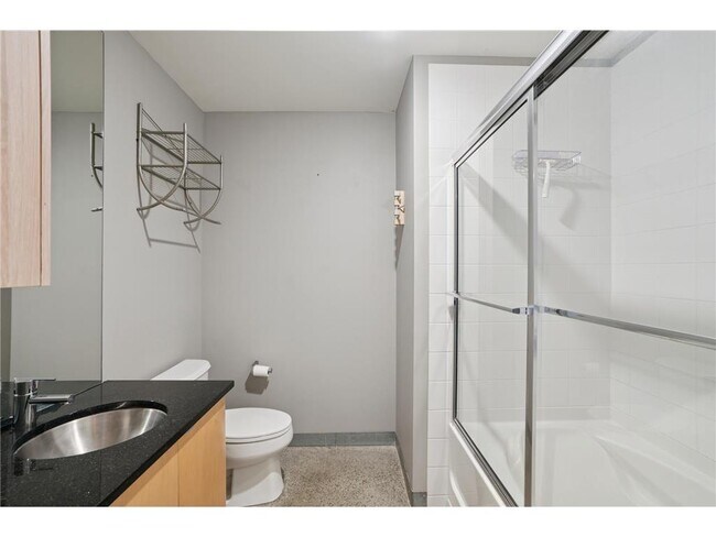 Building Photo - 2929 Chicago Ave