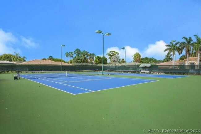 Building Photo - 408 S Country Club Dr