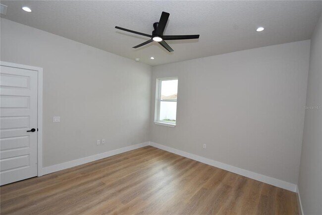 Building Photo - 18 Wood Amber Ln