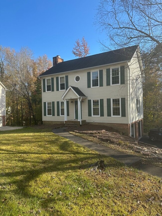 Primary Photo - Gorgeous and very roomy 2-story home featu...