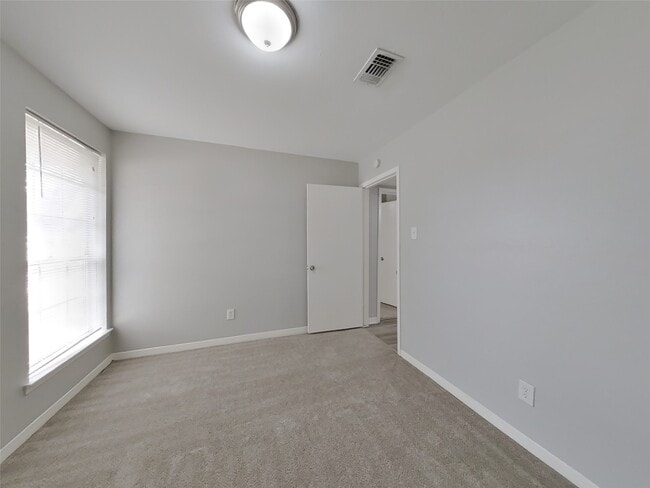 Building Photo - 6422 French Chateau Dr