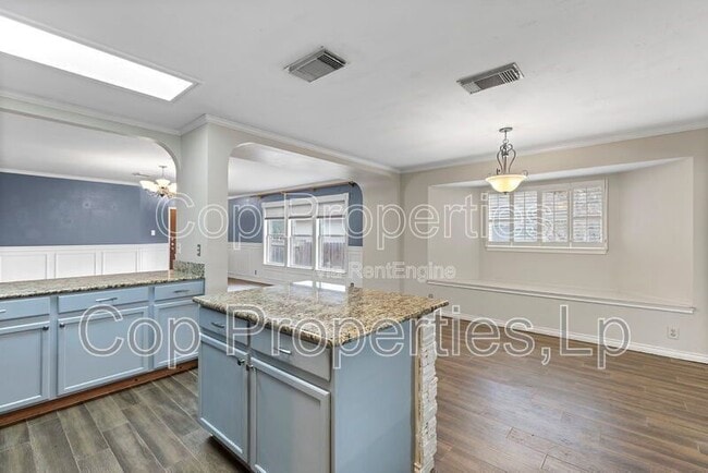 Building Photo - 6414 Maverick Oak Dr