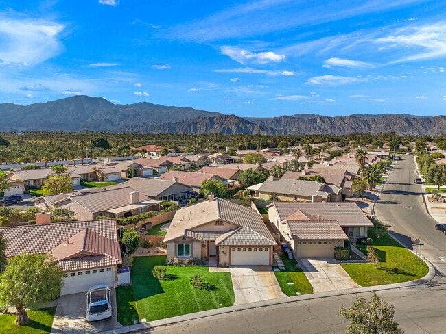 Building Photo - 49771 Lincoln Dr
