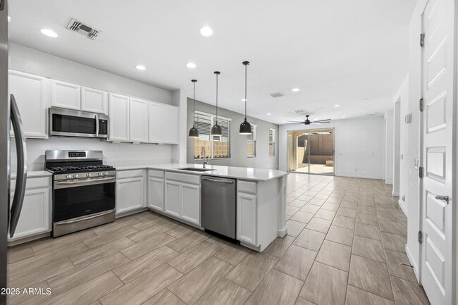 Building Photo - 1627 W Estes Way