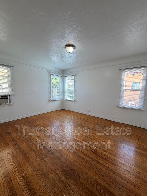 Building Photo - 729 South St