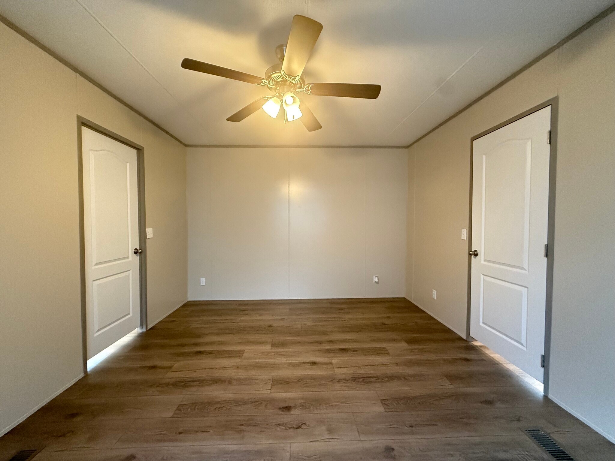 Building Photo - 210 Betty St