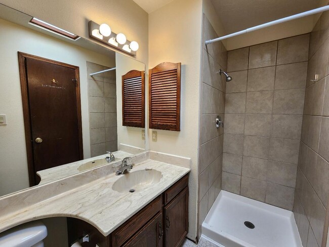 Building Photo - 3234 Calle De Molina