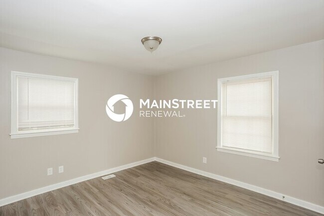 Building Photo - 3 Bedroom Pet-Friendly Home in Charlotte, NC with Main Street Renewal
