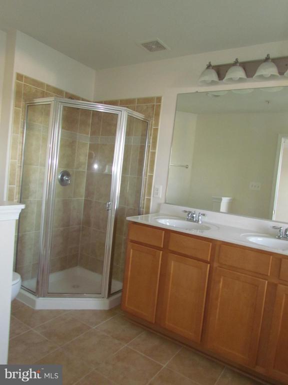 Building Photo - 46010 Saltmarsh Dr