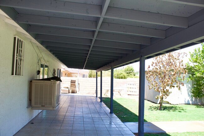 Building Photo - 30650 Avenida Del Yermo