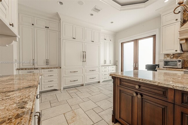 Building Photo - 9240 SW 140th St