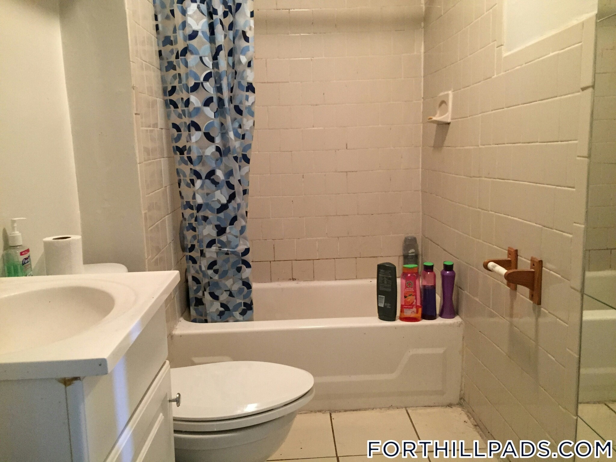 Building Photo - 160 Centre St