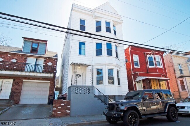 Primary Photo - 29 Highland Ave