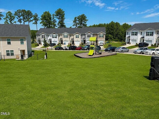 Building Photo - 3307 Alibird Ln