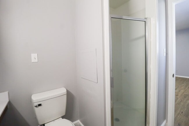 Building Photo - 2 Bed | 2 Bath in Central Tulsa!