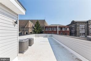 Building Photo - 716 W York St