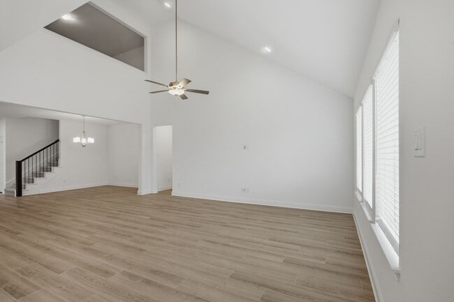 Building Photo - 2911 Hanscom St