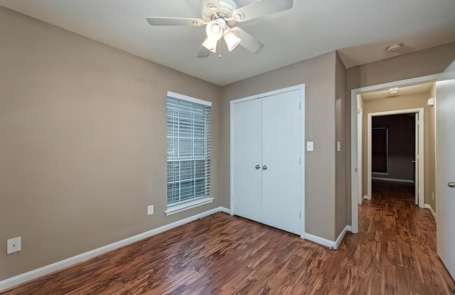 Building Photo - 10109 Colony Dr