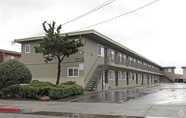 Primary Photo - Pacific Apartments