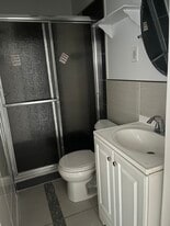 Building Photo - 1022 Pine St