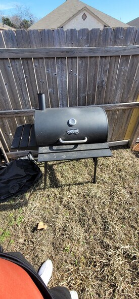 Nice outdoor area - 900 Yi Dr