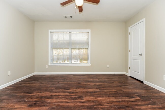 Building Photo - 2808 Harcourt Dr