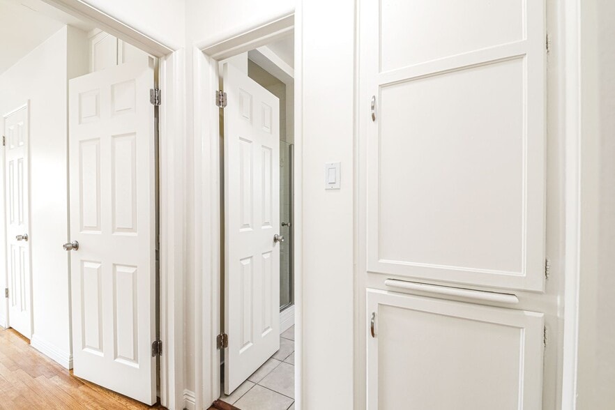 Building Photo - 1801 N Harvard Blvd