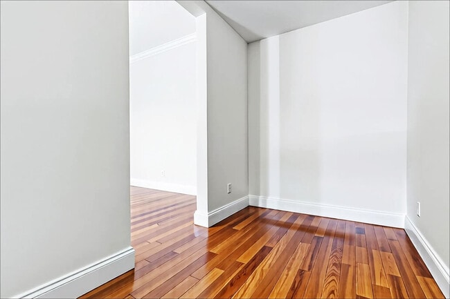 Building Photo - 140 Cypress Club Dr