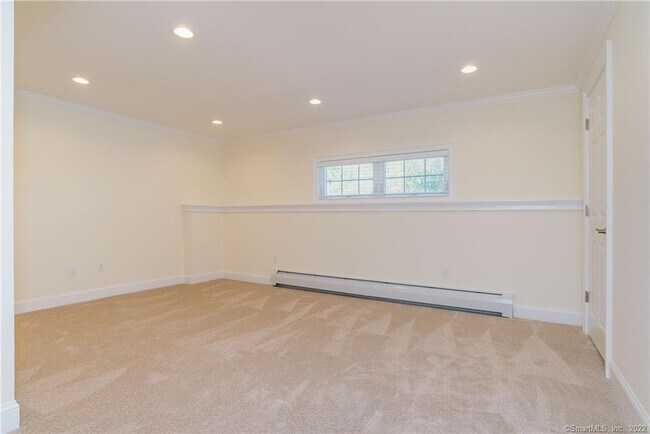 Building Photo - 5 Mendes Rd