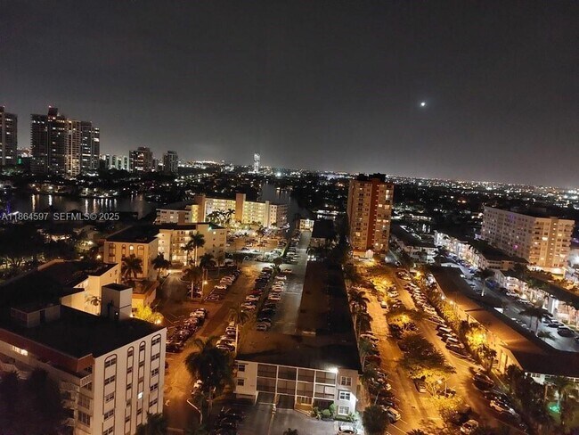 Building Photo - 3180 S Ocean Dr