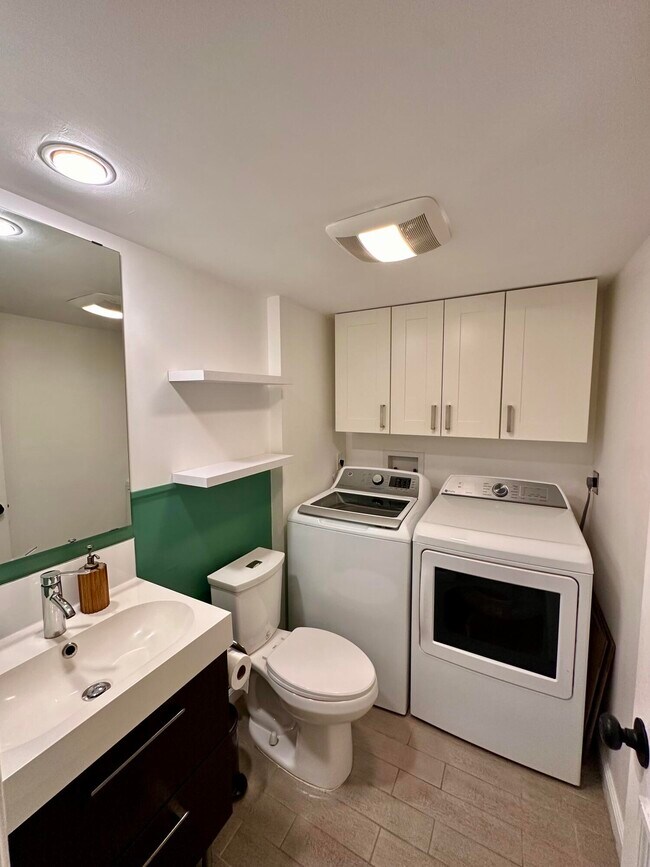 Building Photo - 2899 SW 22nd Cir