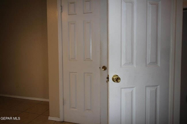 Building Photo - 10711 Ivanhoe Dr