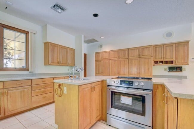 Building Photo - 9033 Winding Woods Dr