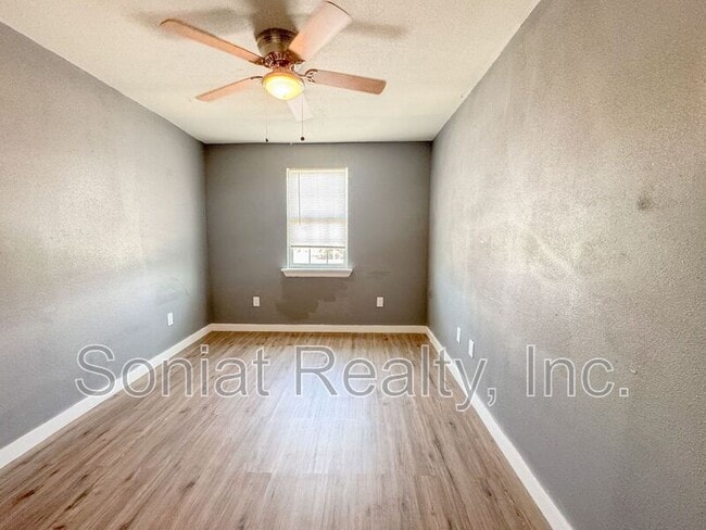Building Photo - 7760D N Coronet Court