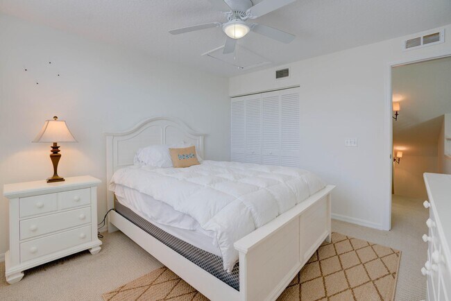 Building Photo - 1209 Mainsail Cir