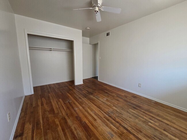 Building Photo - Newly available