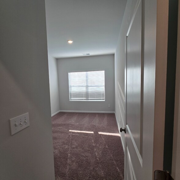 Building Photo - 2734 Lehigh Rd