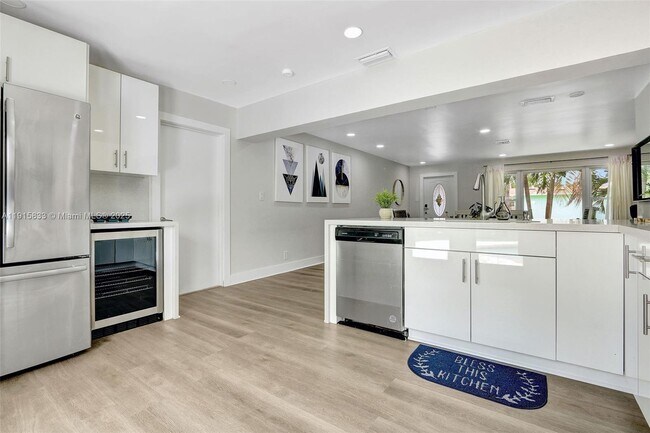 Building Photo - 2809 NW 7th Ave