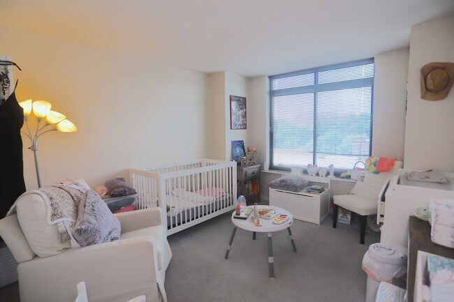 Building Photo - 700 1st St