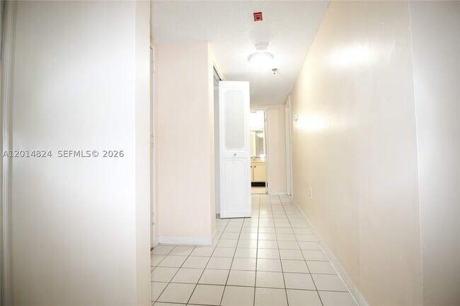 Building Photo - 17890 W Dixie Hwy