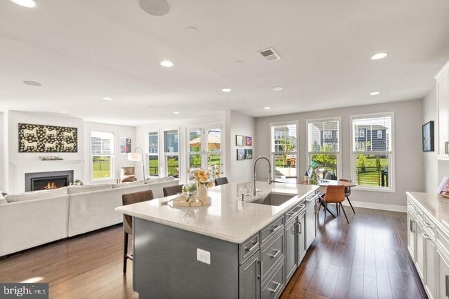 Building Photo - 1108 Coubertin Dr SE