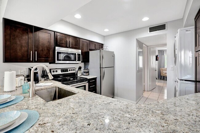 Building Photo - 1605 S US Hwy 1