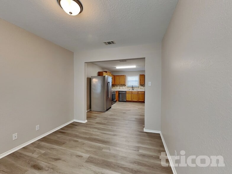 Building Photo - 9603 Kennebec Way