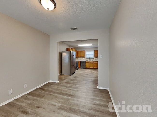 Building Photo - 9603 Kennebec Way