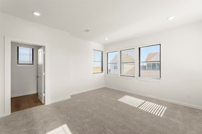 Building Photo - 3335 Verdant Ln