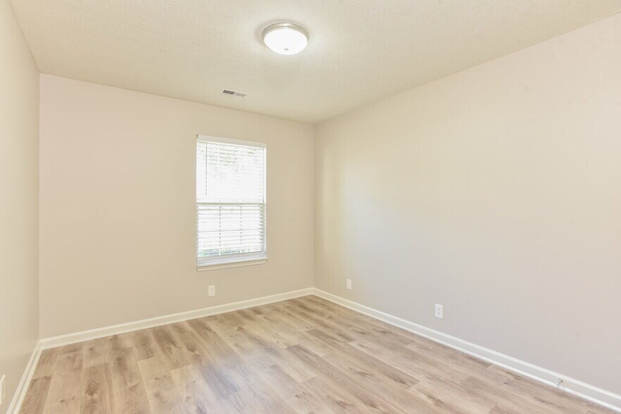 Building Photo - 1315 Owasa Trail
