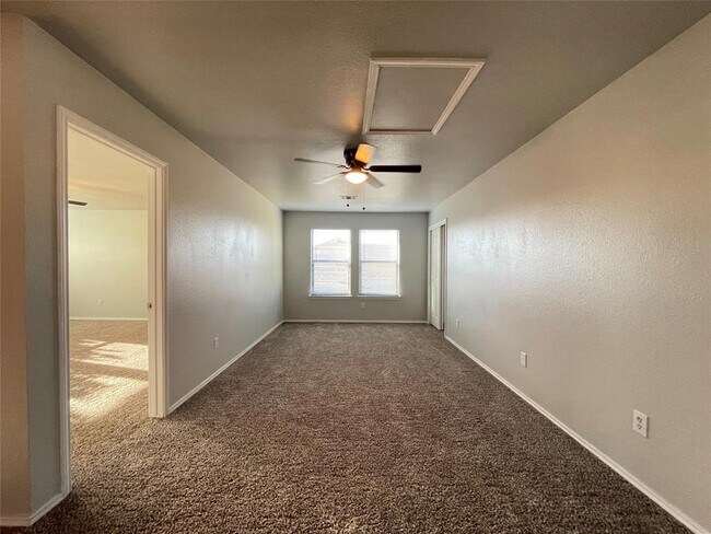Building Photo - 203 Rim Rock Dr