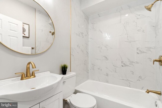 Building Photo - 2571 Coral St