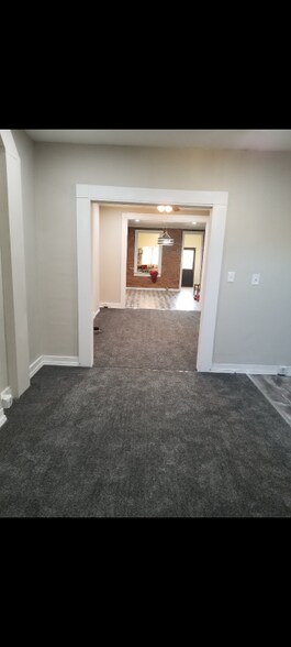 Building Photo - 1607 Abbotston St