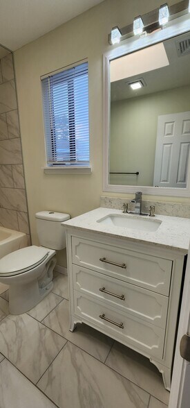 Building Photo - 100 Sandpiper Ln